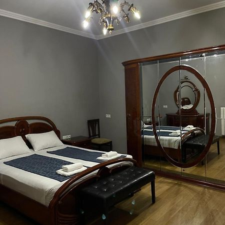 Apartment Anzi Batumi Exteriör bild