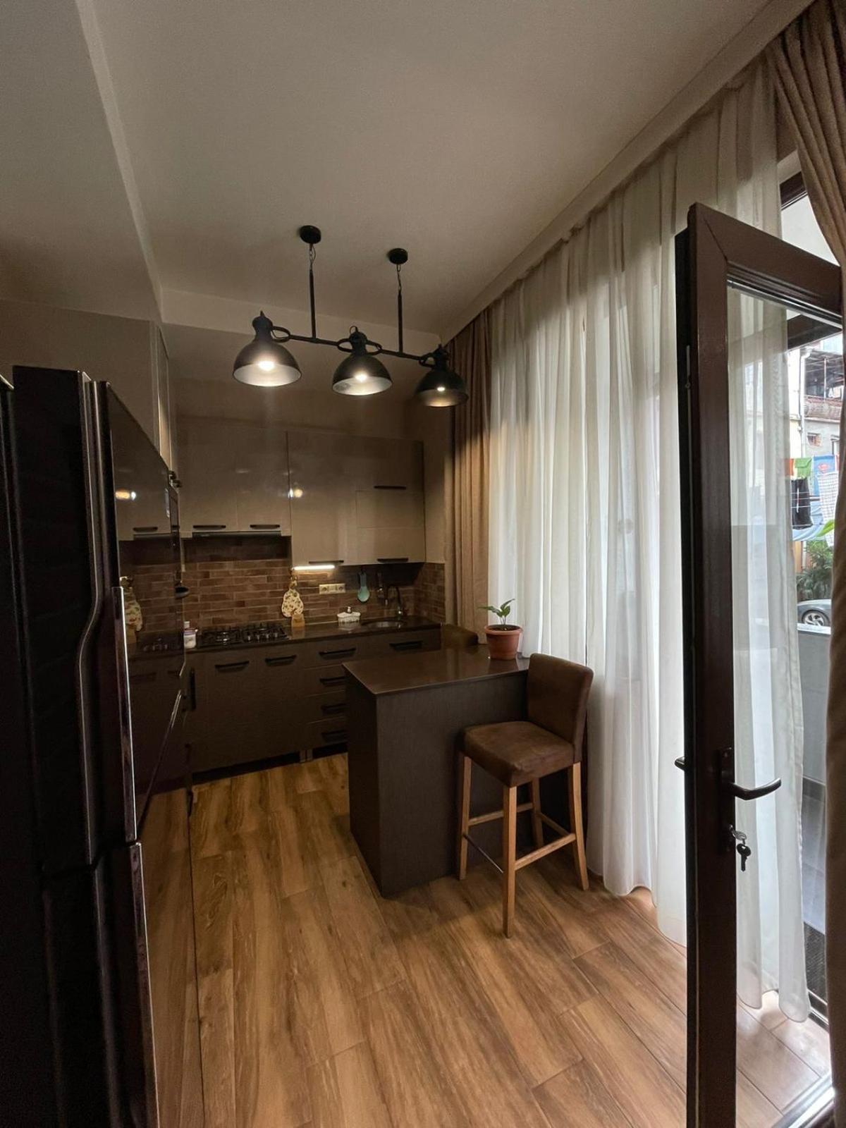 Apartment Anzi Batumi Exteriör bild
