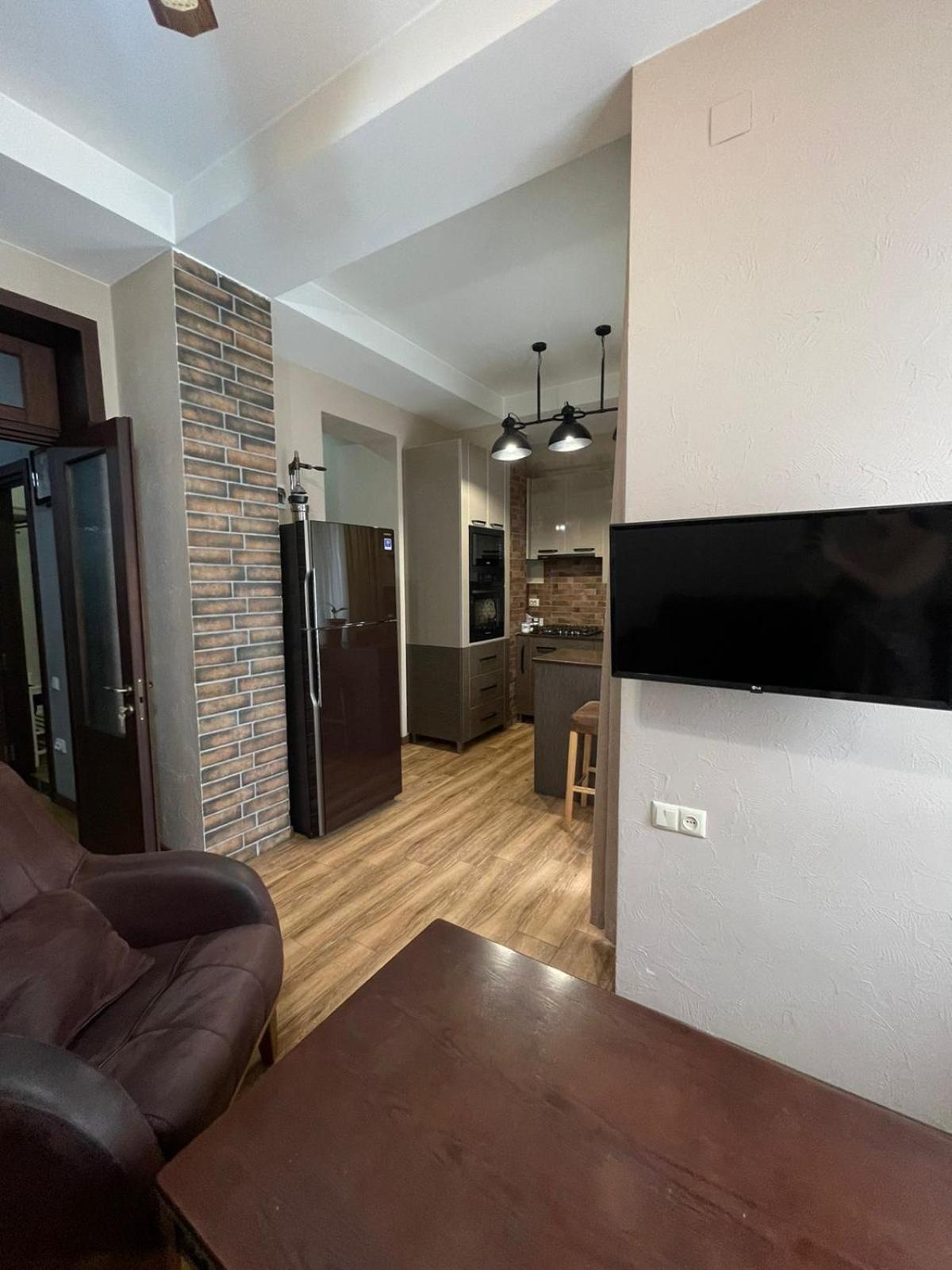 Apartment Anzi Batumi Exteriör bild